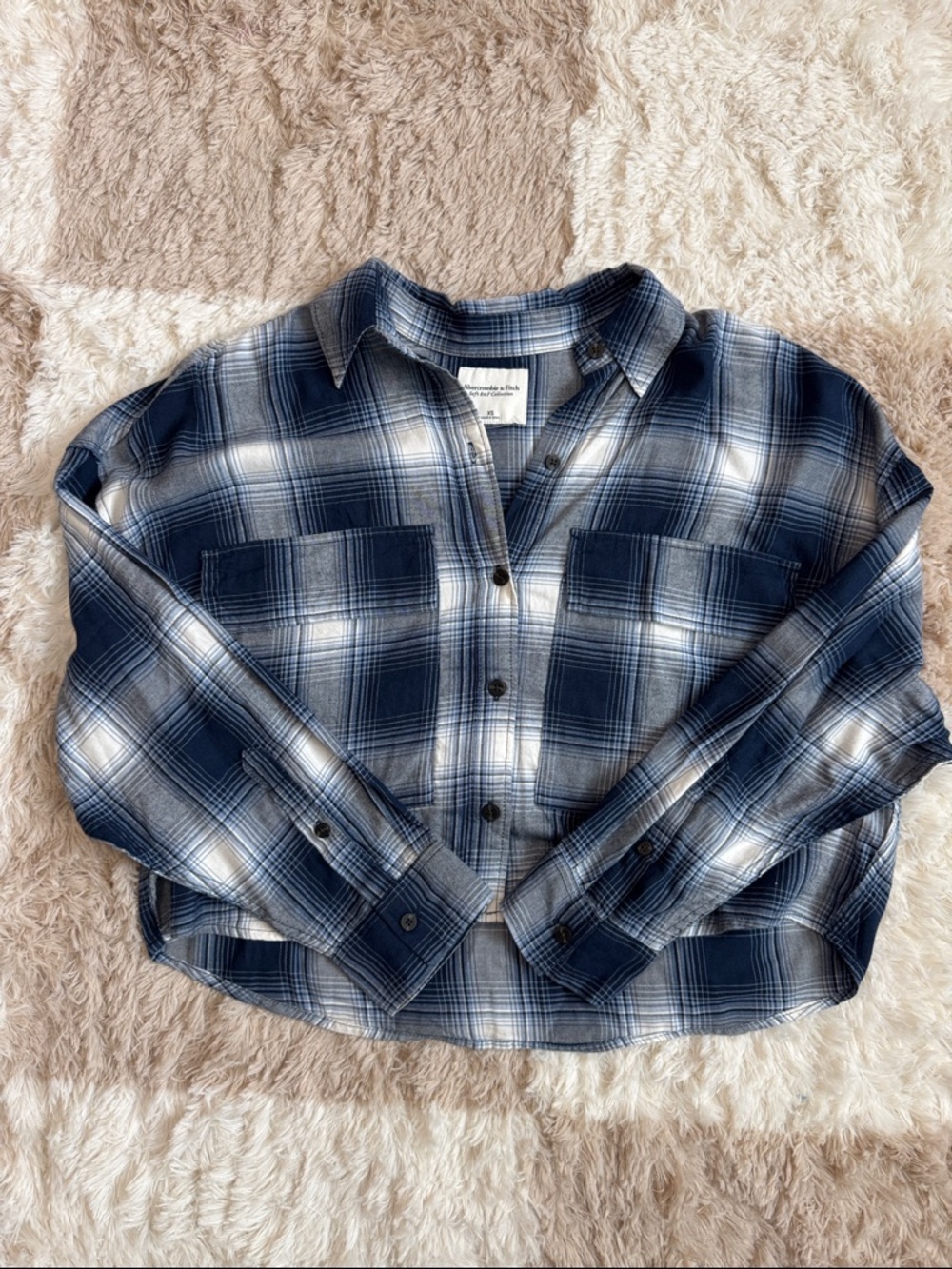 Abercrombie & Fitch Navy and White Plaid Cropped Flannel